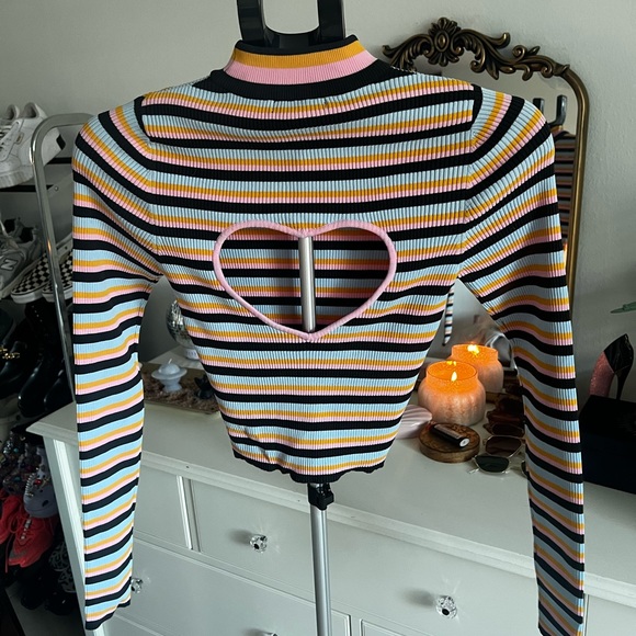 Heart turtle neck Top Forever 21 - Picture 3 of 3